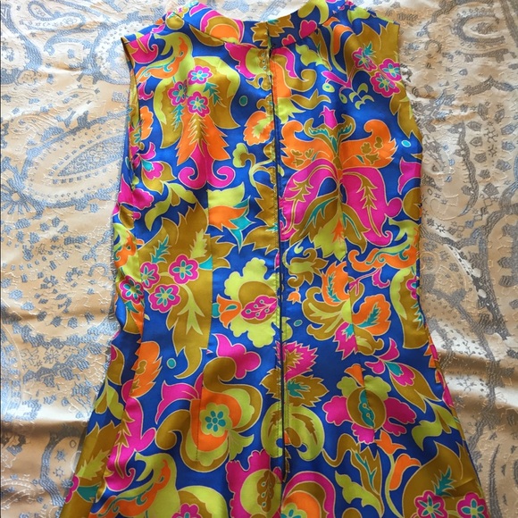 Brilliant patterned, vintage, form fitting dress - Picture 7 of 8